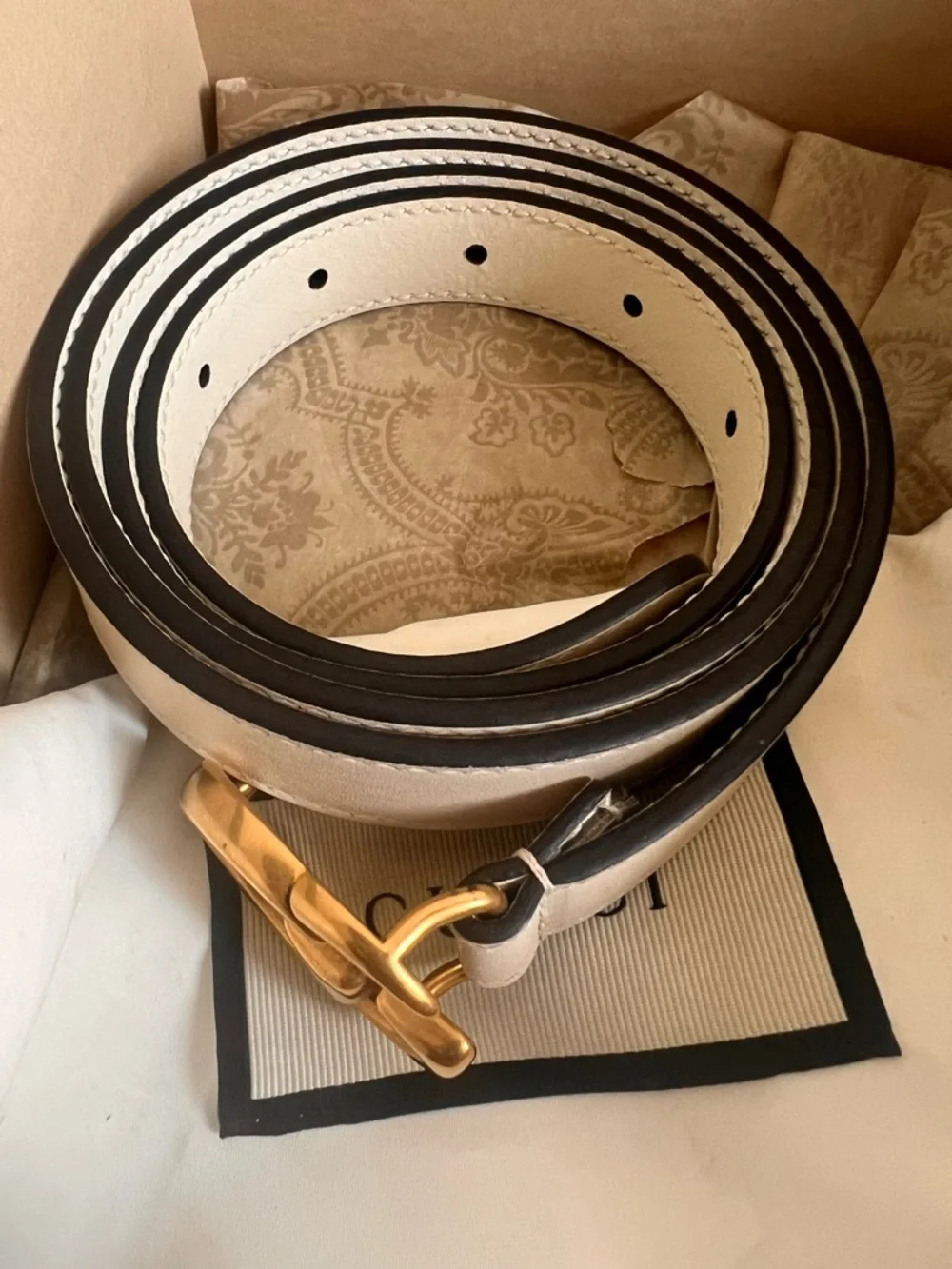 Gucci Cream Leather Belt with Gold Double G Buckle - Picture 2 of 5